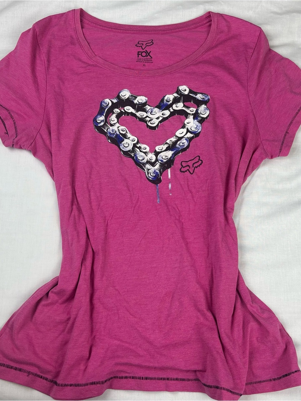 Y2K Fox Short Sleeve Tee in Magenta with Chain Heart Print